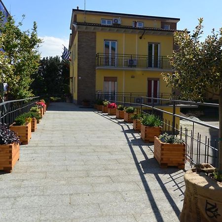 Pavia Ostello Екстериор снимка