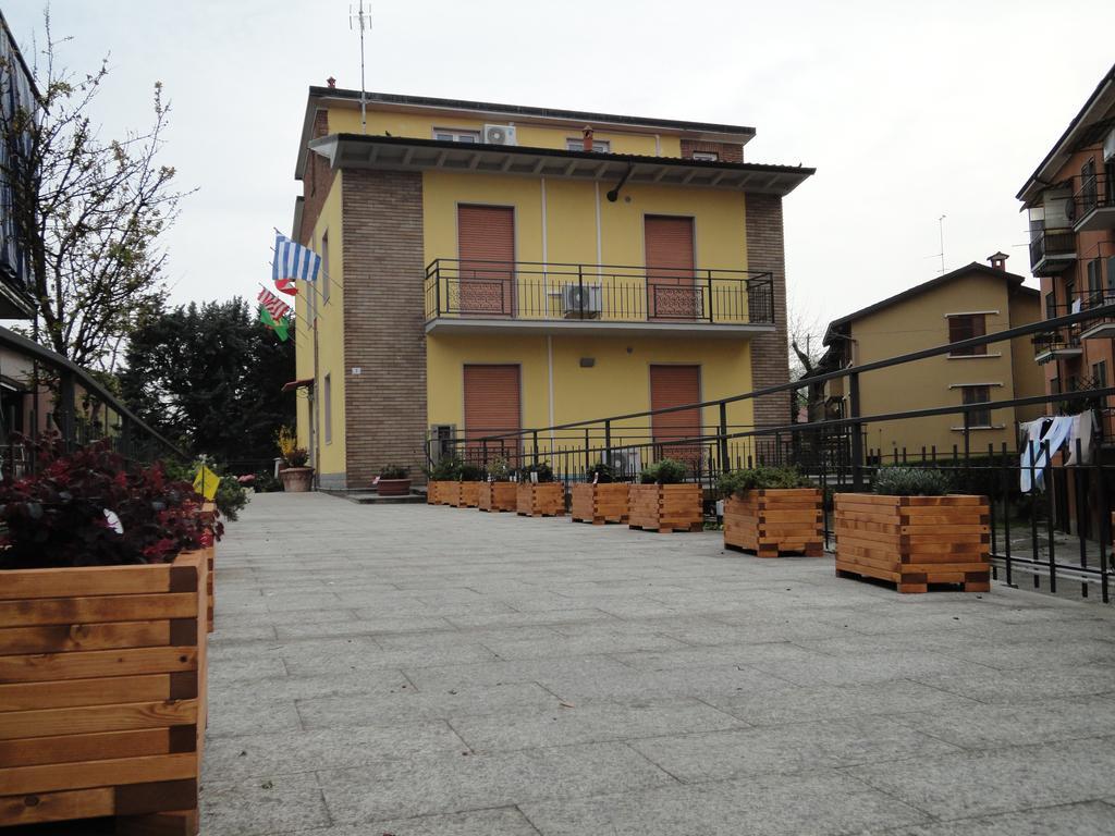 Pavia Ostello Екстериор снимка