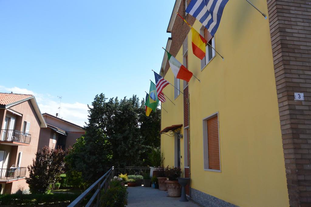 Pavia Ostello Екстериор снимка